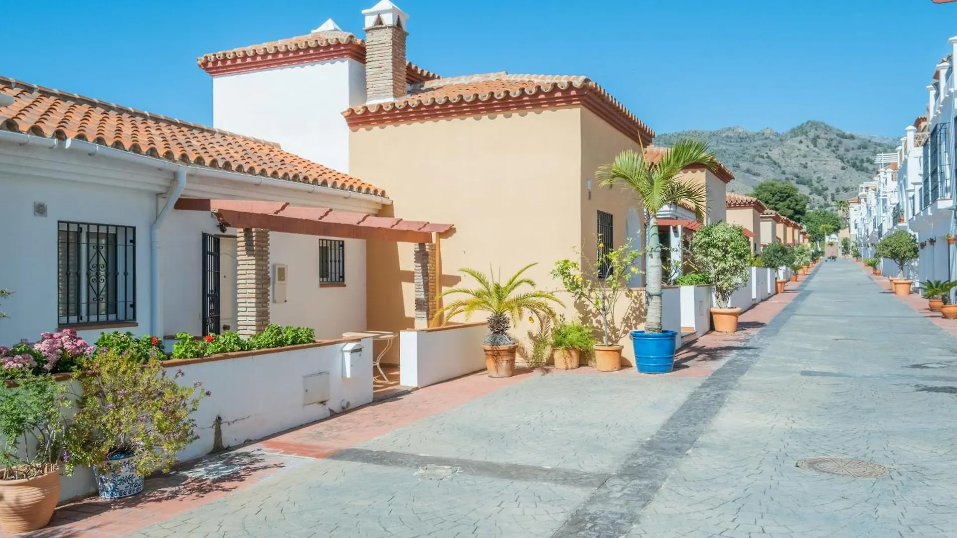 Casa vacanze Aljamar 24 Comfortable House Near Burriana Beach Nerja