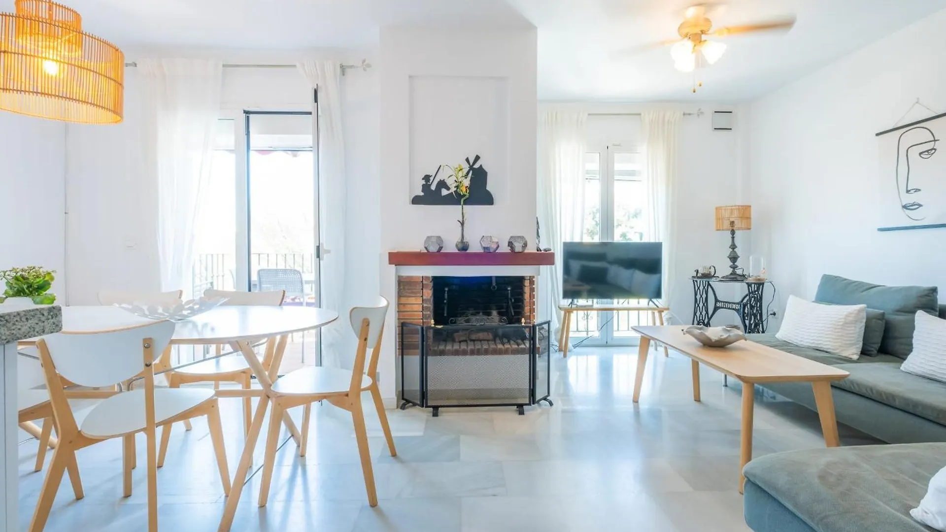 Aljamar 24 Comfortable House Near Burriana Beach Nerja 0*,  Spagna