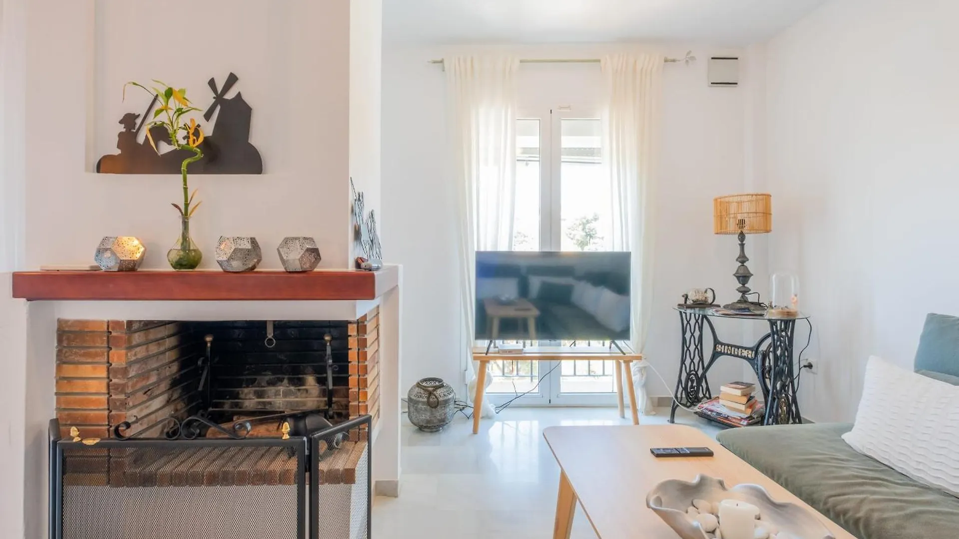 Aljamar 24 Comfortable House Near Burriana Beach Nerja Casa vacanze